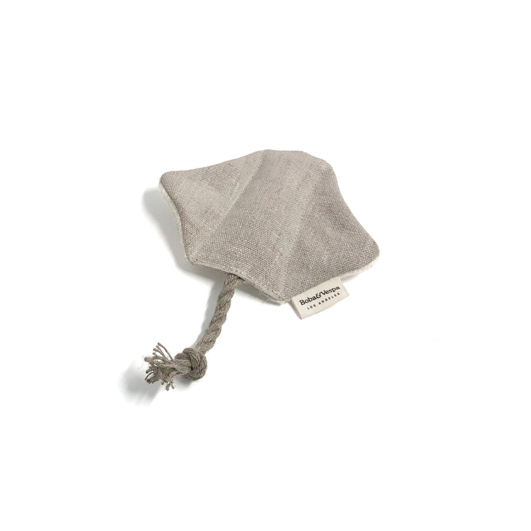 Boba & Vespa Stingray Cat Toy in Cotton