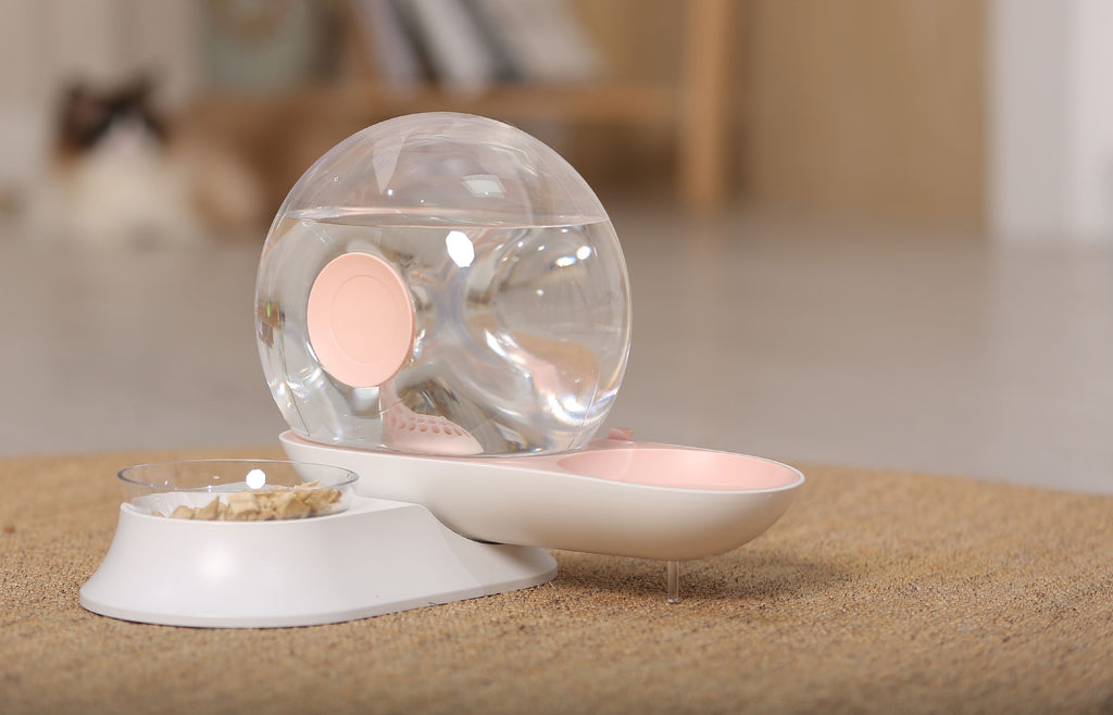 Pet Life® 'Auto-Myst' Snail Shaped 2-in-1 Automated Gravity Pet Filtered Water Dispenser and Food Bowl